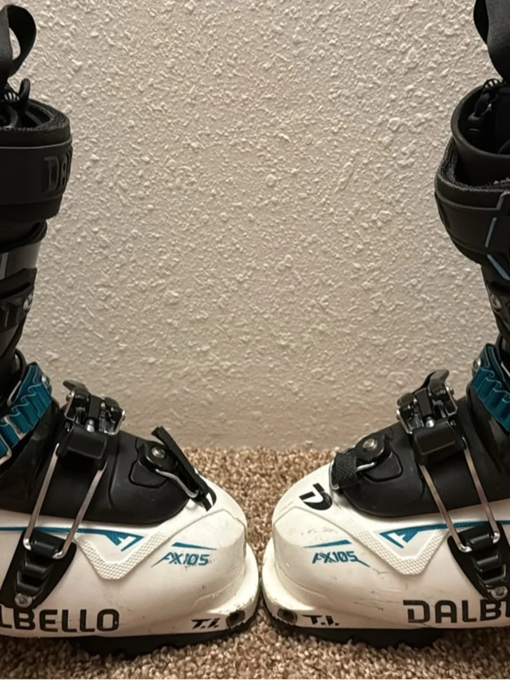 Dalbello Lupo AX105 touring and mountain ski boots women’s 21/21.5